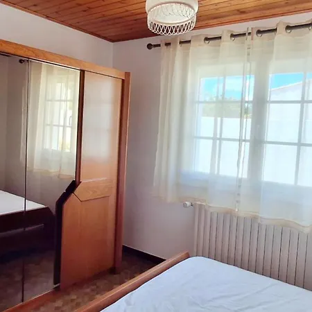 Maison Familiale à 600 M De La